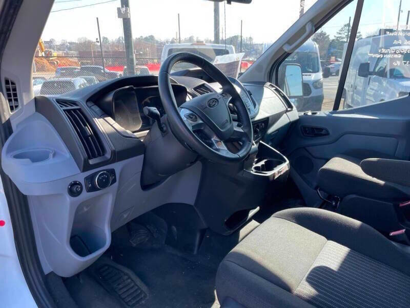 Used 2019 Ford Transit 150 XLT image 10