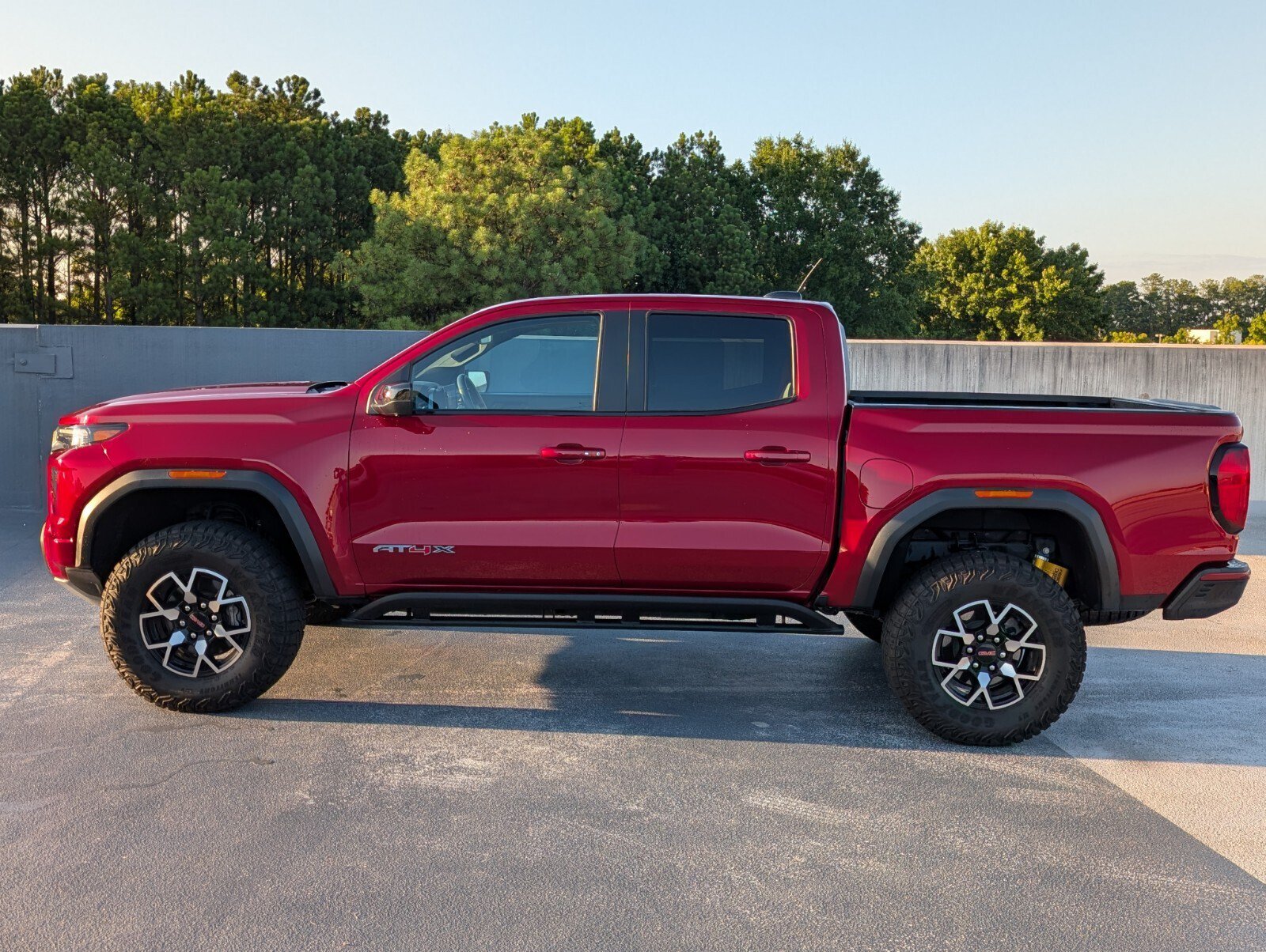 Used 2025 GMC Canyon AT4 w/ AT4X Package AWD/4WD image 2