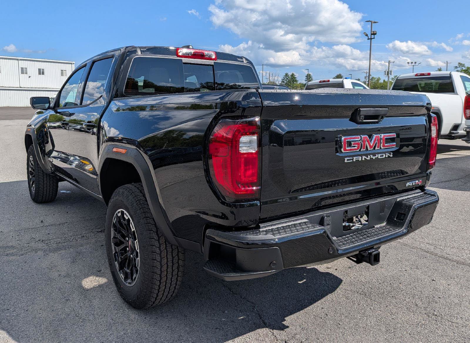 New 2026 GMC Canyon AT4 AWD/4WD image 8