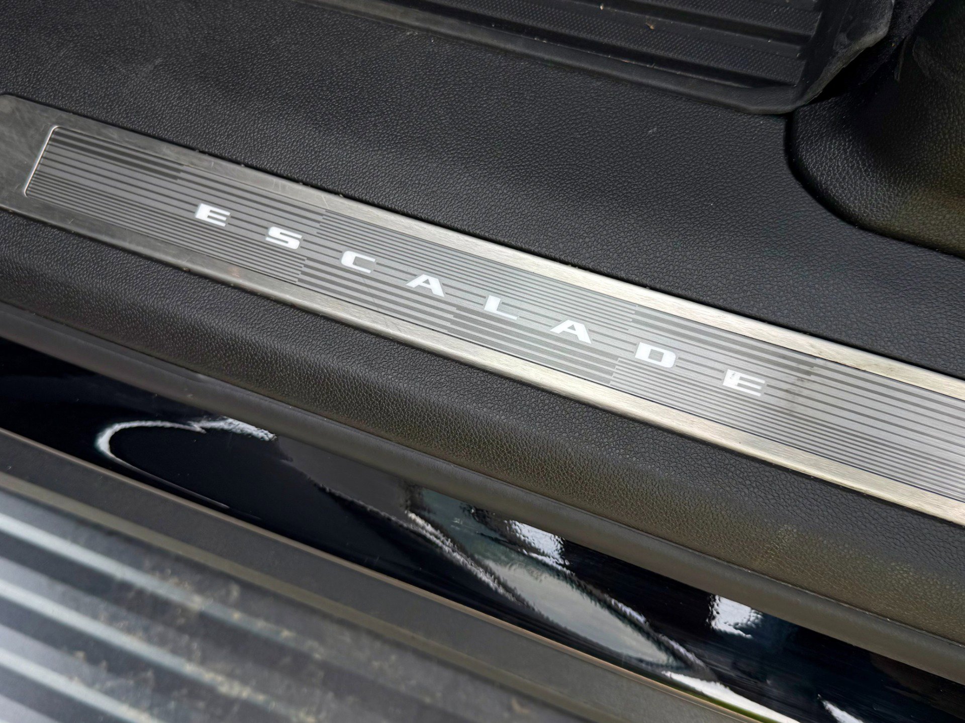 Used 2025 Cadillac Escalade Sport Platinum w/ LPO, ONYX Package image 85