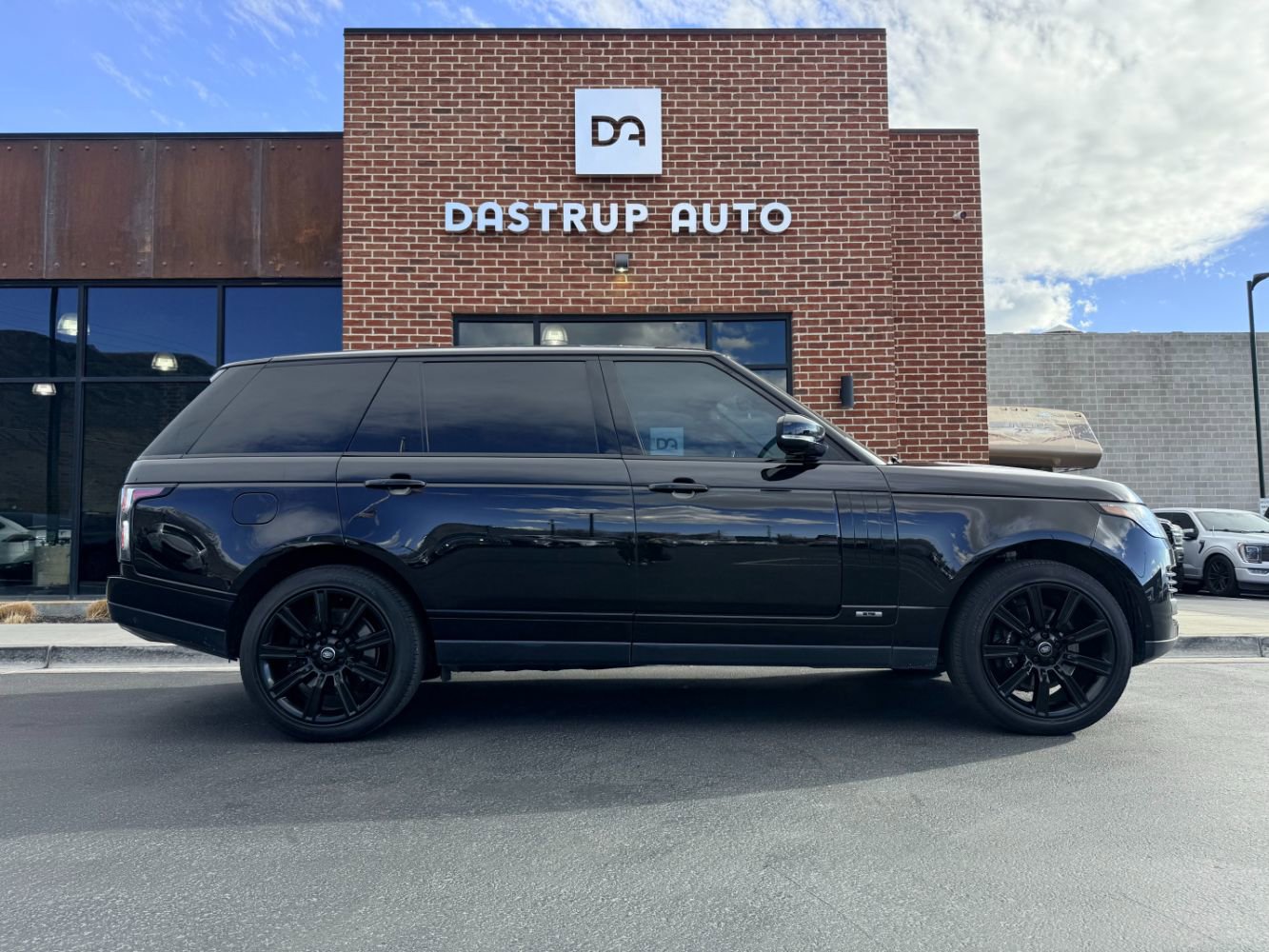 Used 2020 Land Rover Range Rover Long Wheelbase HSE image 8