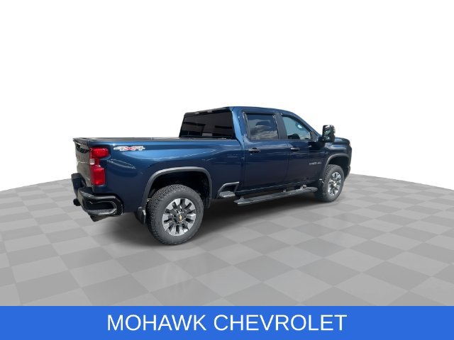 Used 2022 Chevrolet Silverado 2500 Custom w/ Custom Value Package AWD/4WD image 2