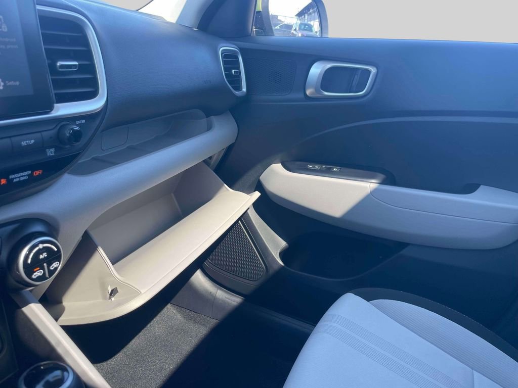 Used 2023 Hyundai Venue SEL image 33