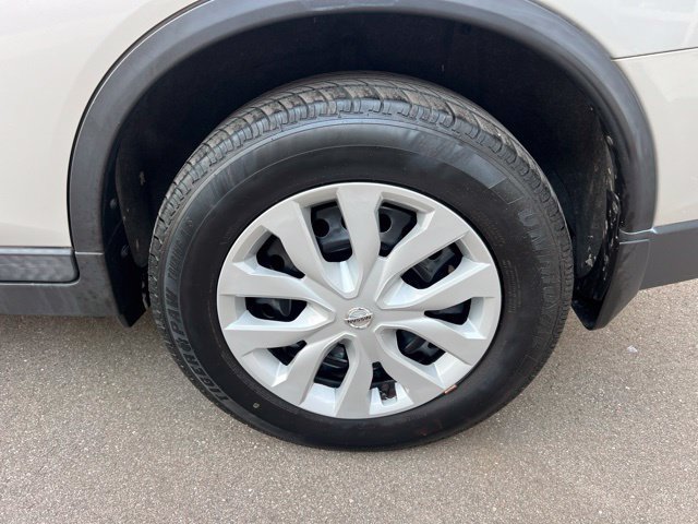 Used 2016 Nissan Rogue S AWD/4WD image 9