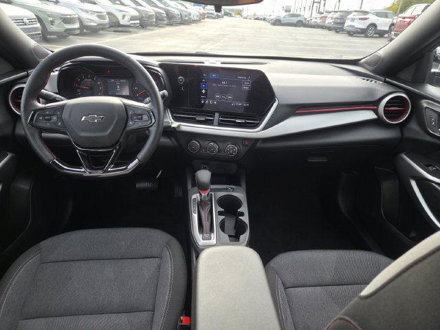 Used 2024 Chevrolet Trax RS w/ Sunroof Package FWD image 13