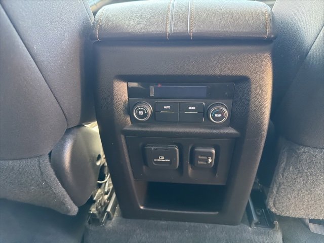 Used 2020 Chevrolet Traverse LT image 14