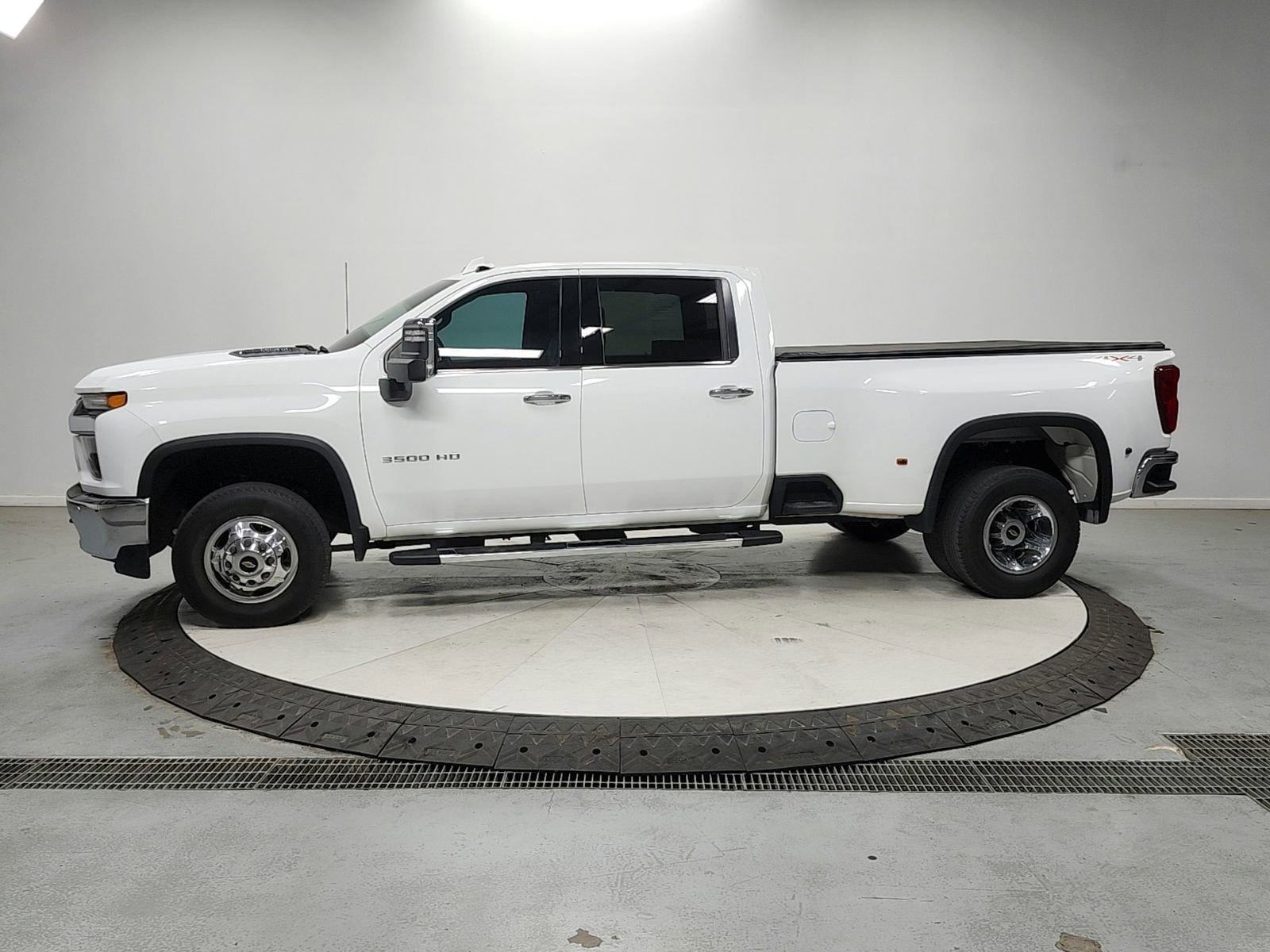 Used 2023 Chevrolet Silverado 3500 LTZ w/ LTZ Convenience Package AWD/4WD image 4