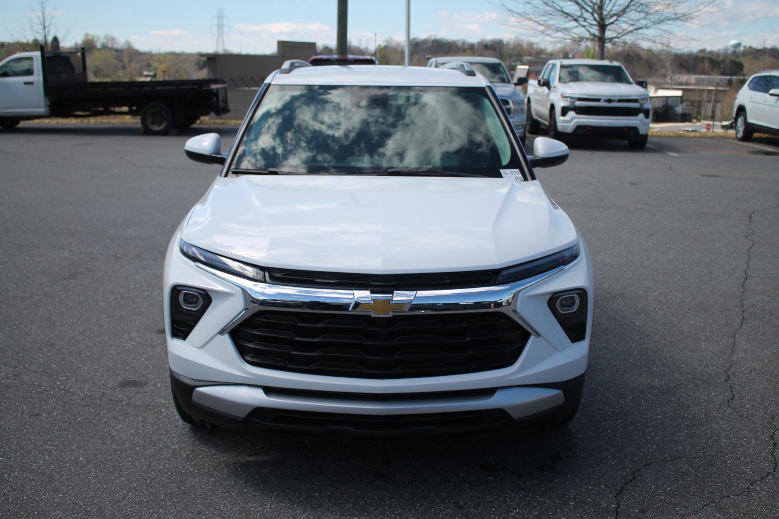 New 2026 Chevrolet TrailBlazer LT w/ Driver Confidence Package image 2