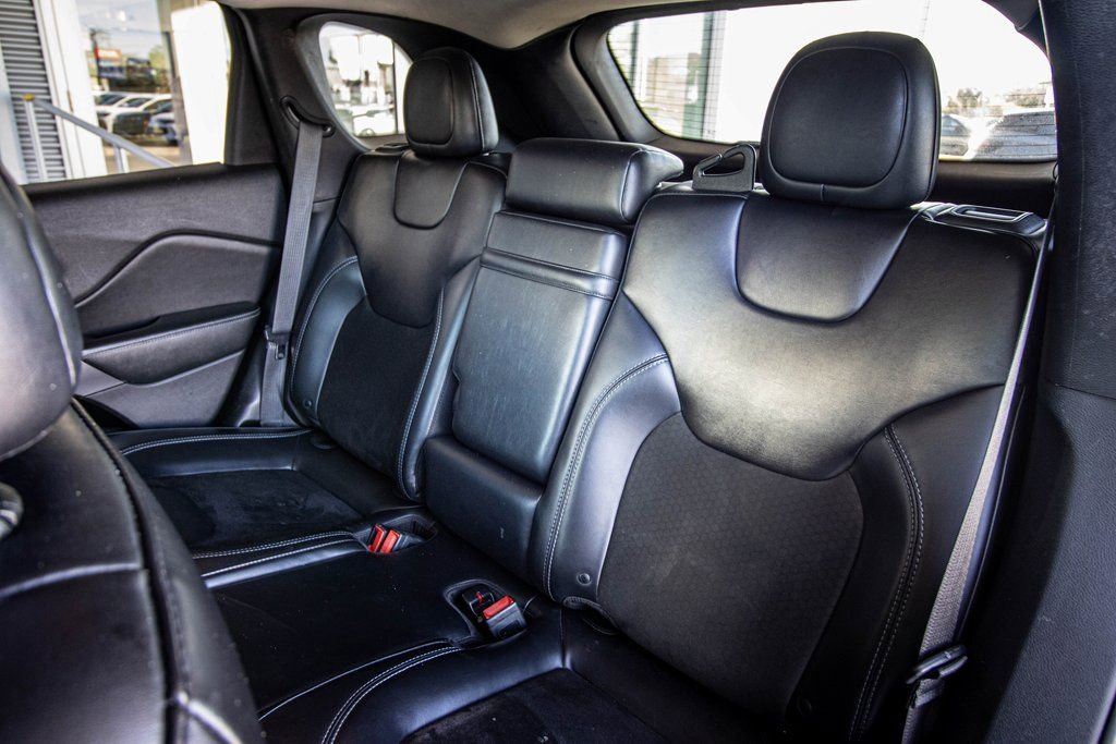 Used 2019 Jeep Cherokee Latitude Plus image 44