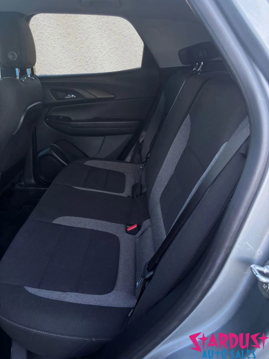 Used 2023 Chevrolet TrailBlazer LT FWD image 16