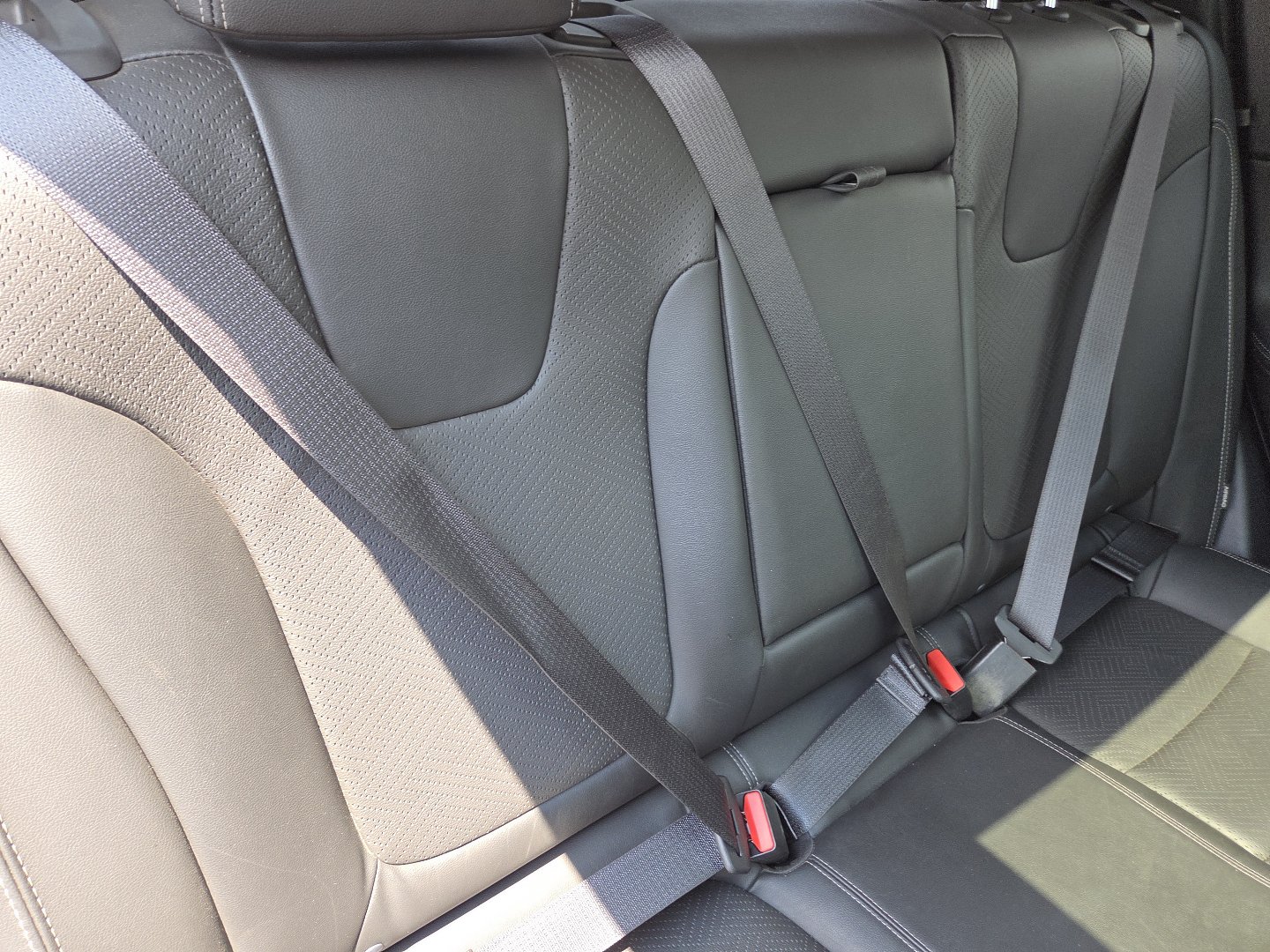 Used 2022 Buick Encore GX Essence w/ Experience Buick Package FWD image 21
