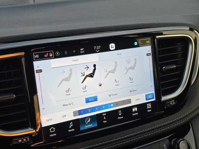Used 2025 Chrysler Pacifica Limited FWD image 34