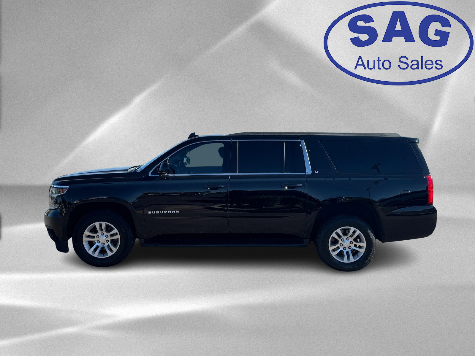 Used 2019 Chevrolet Suburban LT image 7