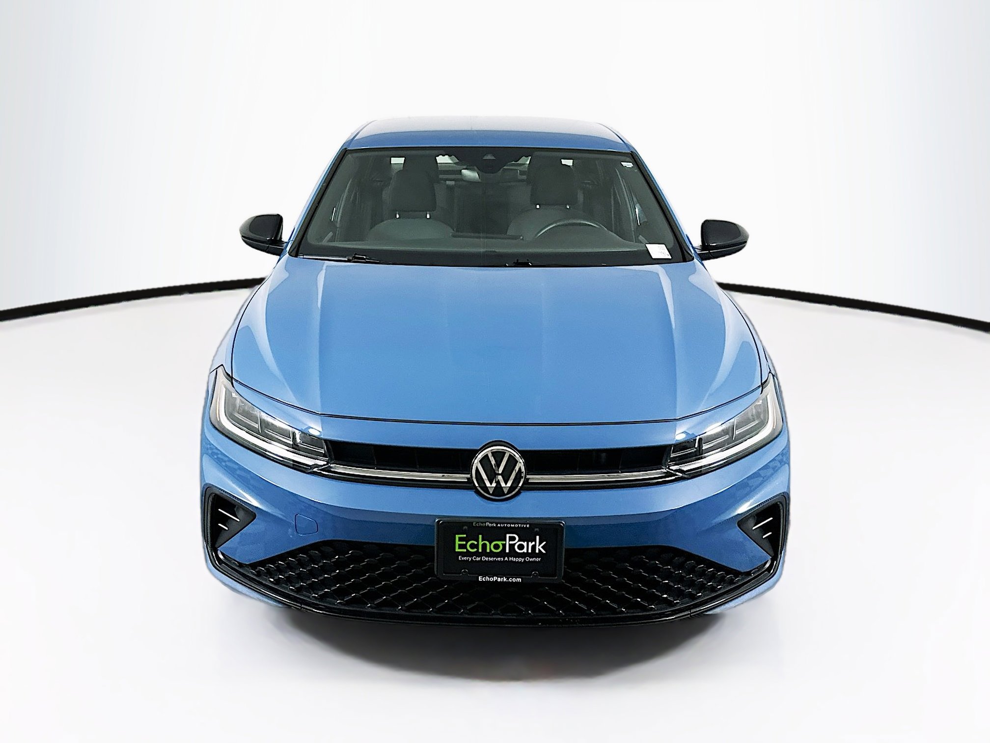 Used 2025 Volkswagen Jetta Sport FWD image 2