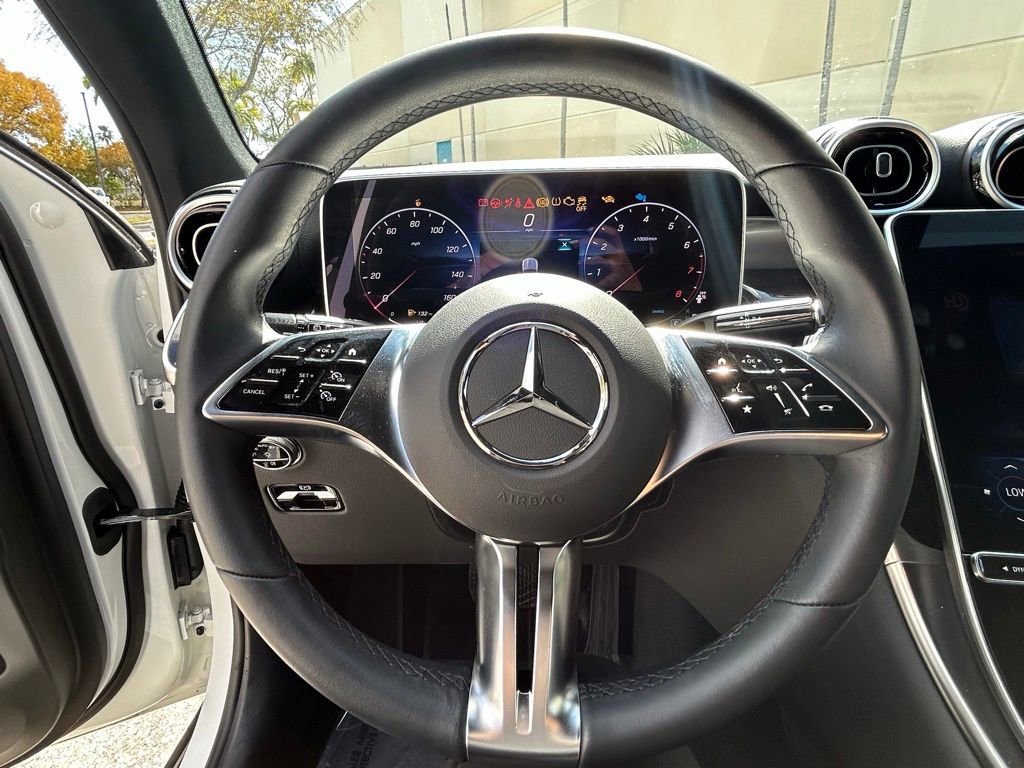 Used 2025 Mercedes-Benz GLC 300 4MATIC image 19