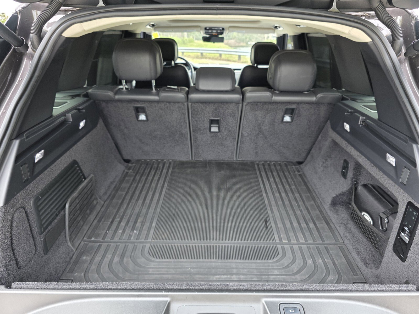 Certified 2022 Land Rover Range Rover SE image 17