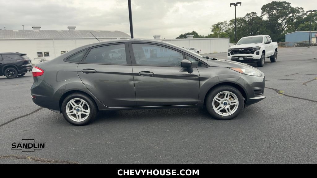 Used 2019 Ford Fiesta SE FWD image 2