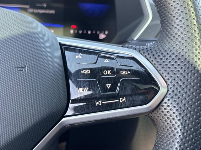 Used 2024 Volkswagen Tiguan SE R-Line image 9