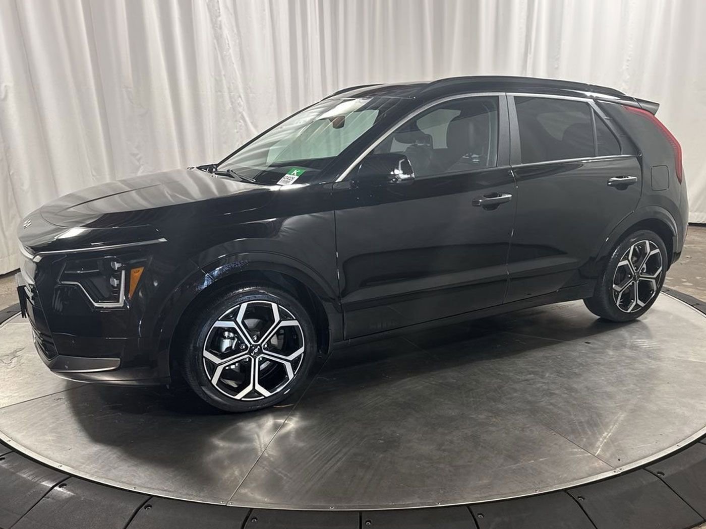 Certified 2025 Kia Niro SX Touring