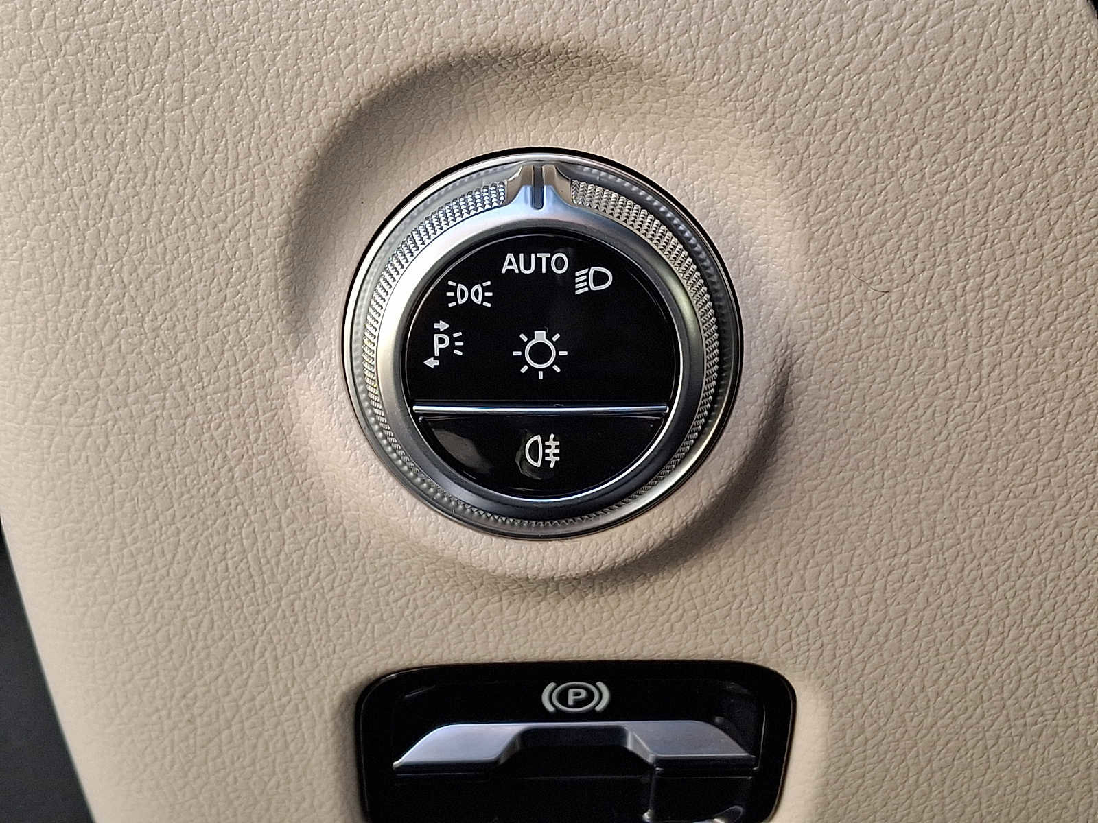 Certified 2024 Mercedes-Benz C 300 4MATIC Sedan image 18