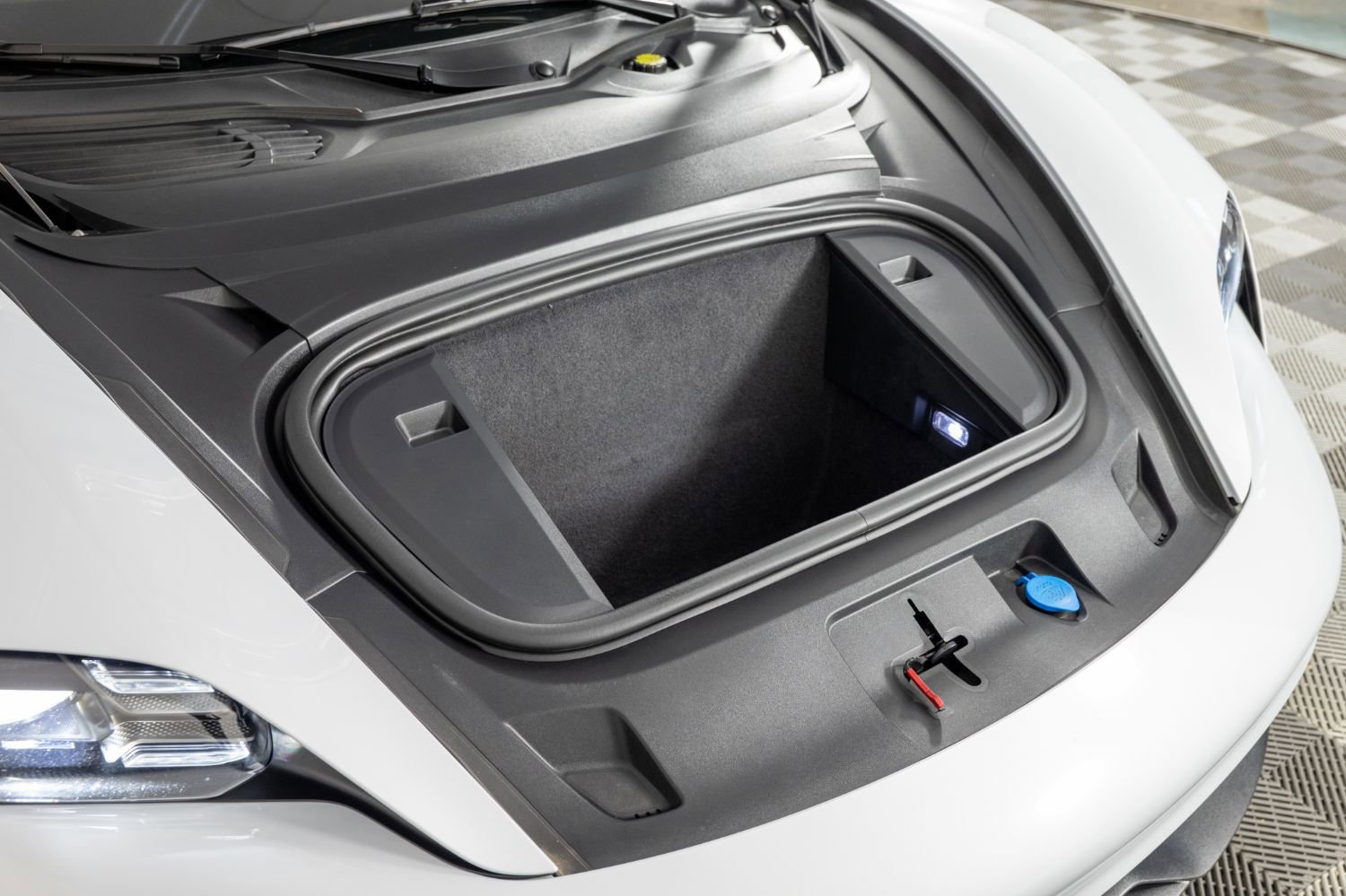 Used 2021 Porsche Taycan 4S w/ Premium Package image 46