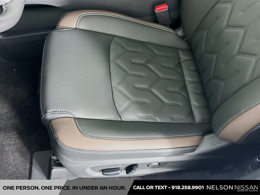 New 2026 Nissan Pathfinder Platinum image 19