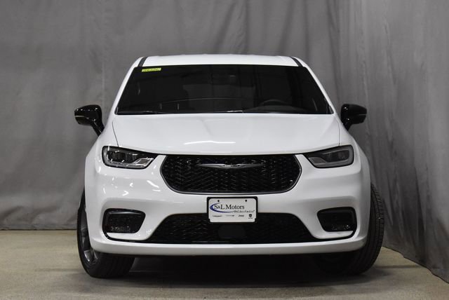 New 2026 Chrysler Pacifica Select image 5