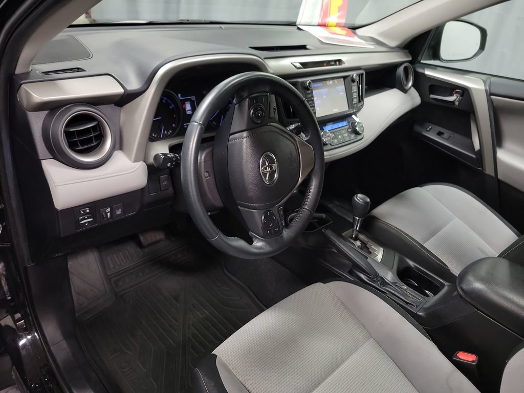 Used 2018 Toyota RAV4 XLE FWD image 13