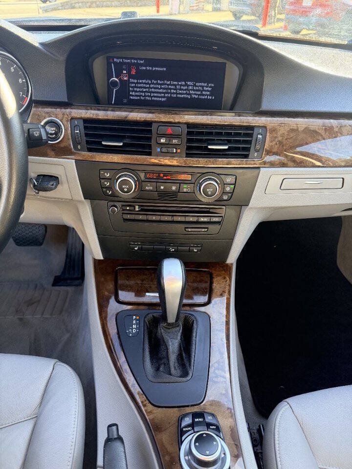 Used 2009 BMW 328i xDrive Wagon AWD/4WD image 14