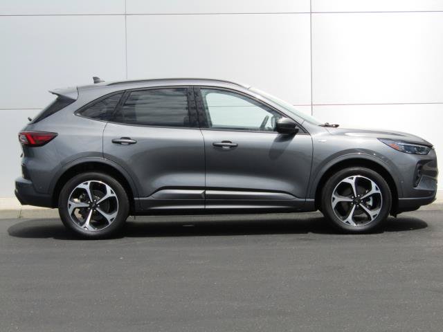 Used 2024 Ford Escape ST-Line Elite w/ Premium Technology Package AWD/4WD image 3