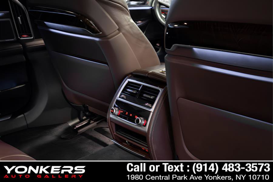 Used 2020 BMW 740i w/ M Sport Package RWD image 24