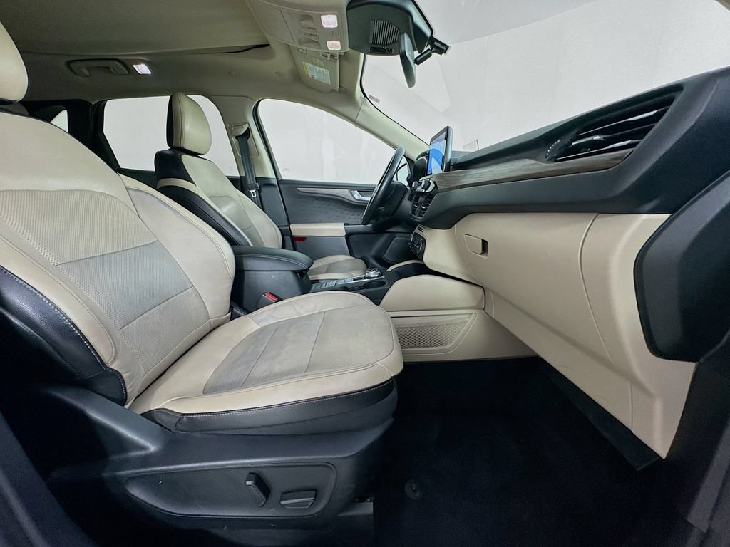 Used 2020 Ford Escape Titanium w/ Titanium Premium Package 2.0 FWD image 35