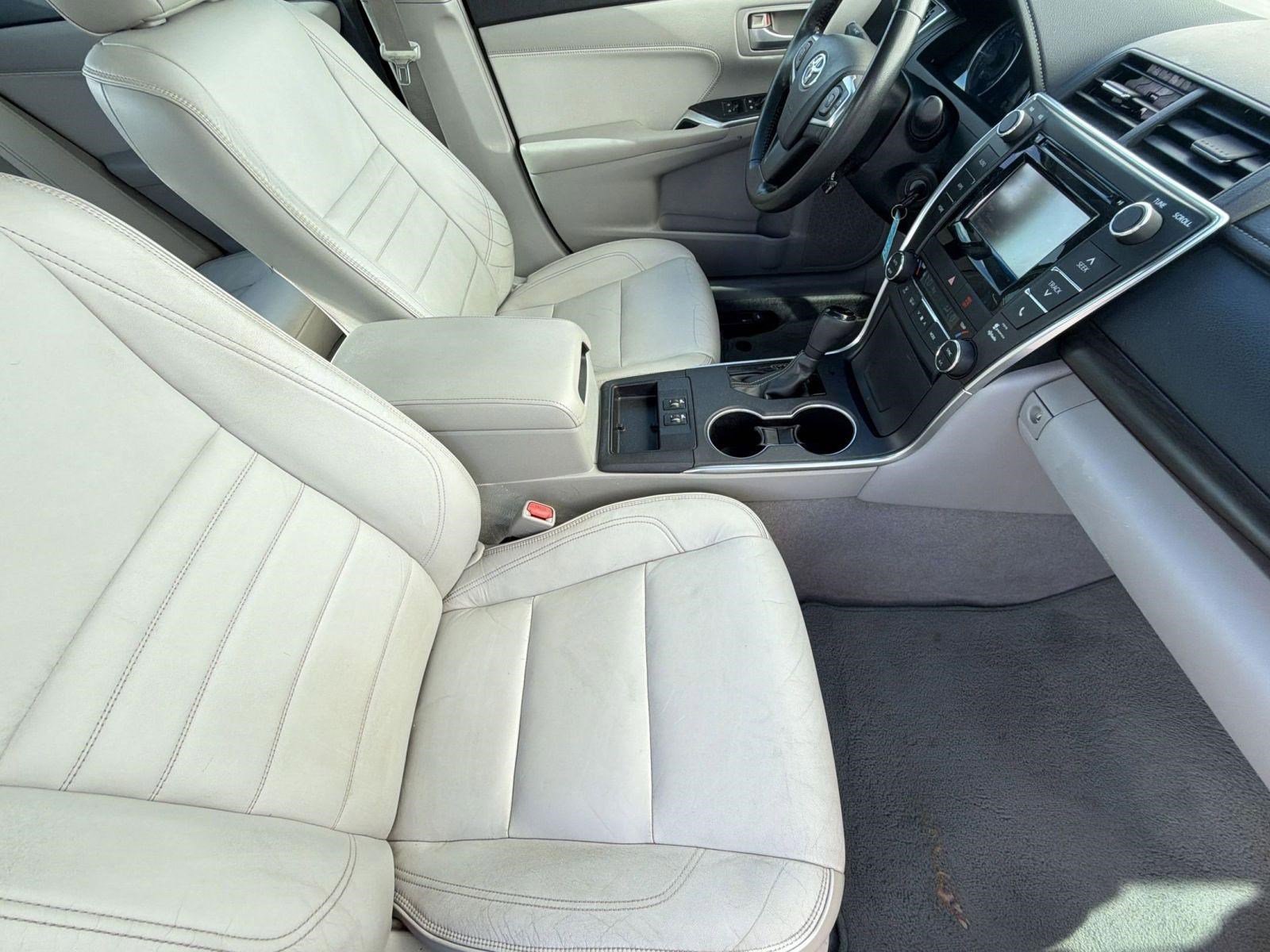 Used 2015 Toyota Camry XLE FWD image 30