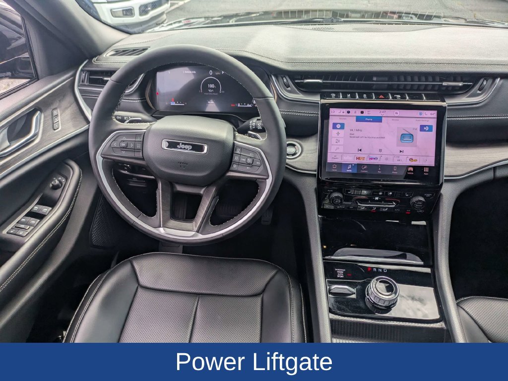 Used 2025 Jeep Grand Cherokee Limited w/ Luxury Tech Group II AWD/4WD image 19
