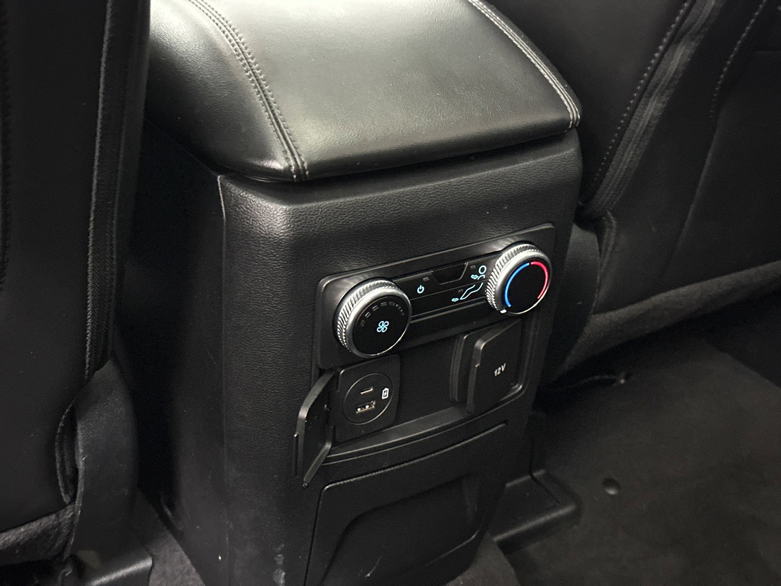 Used 2022 Ford Explorer XLT w/ Equipment Group 202A image 20