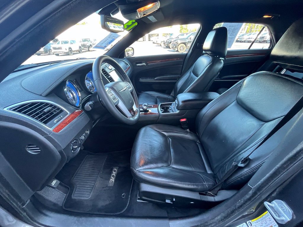 Used 2013 Chrysler 300 RWD image 14