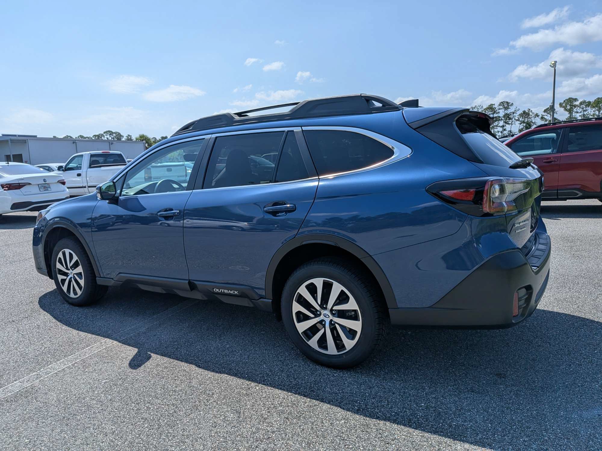 Certified 2021 Subaru Outback Premium w/ Popular Package #1 AWD/4WD image 6