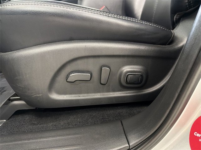 Used 2019 Nissan Pathfinder SL image 24