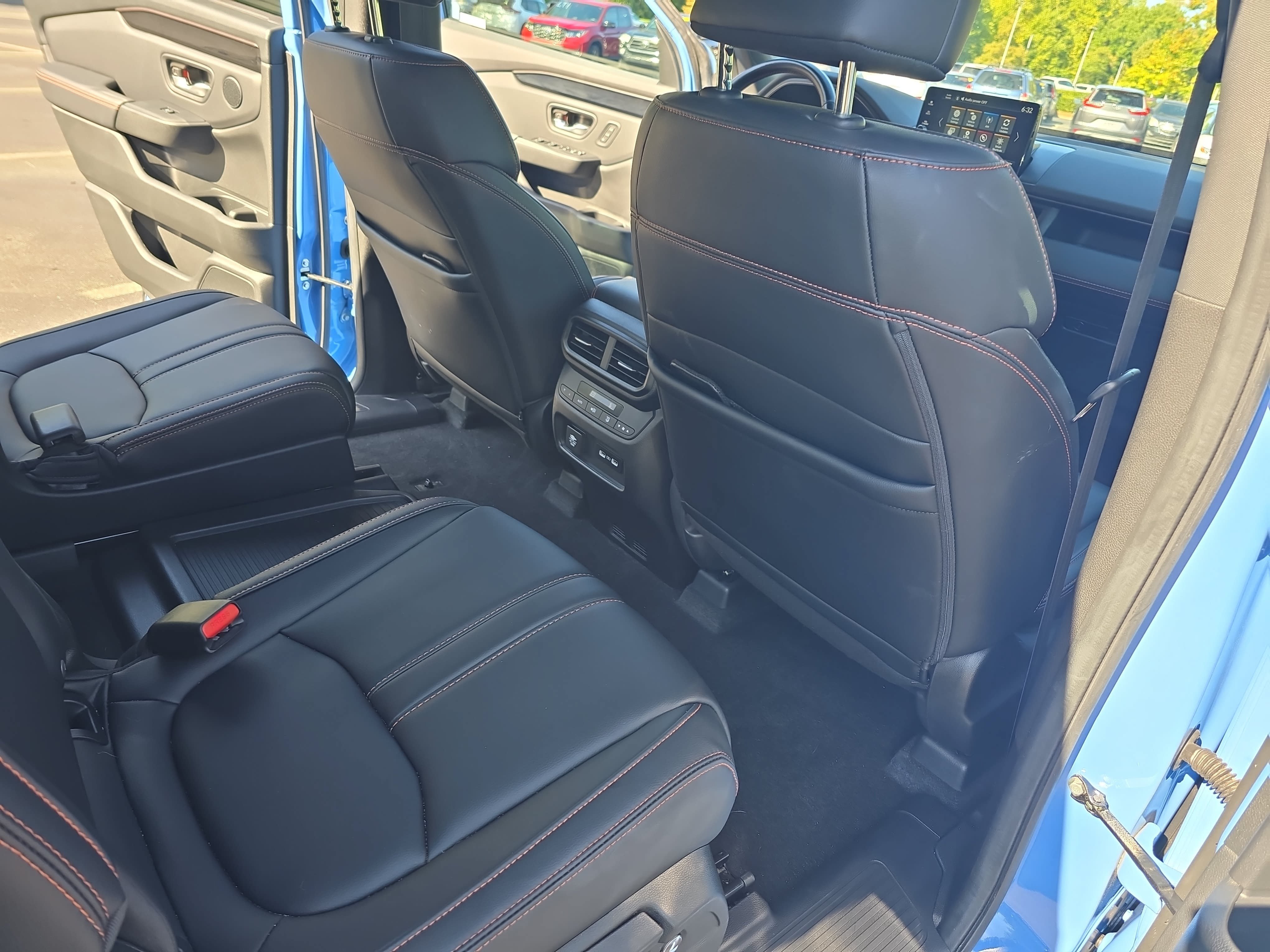 Certified 2023 Honda Pilot TrailSport image 11