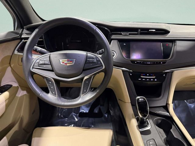 Used 2017 Cadillac XT5 Luxury w/ Driver Awareness Package image 12