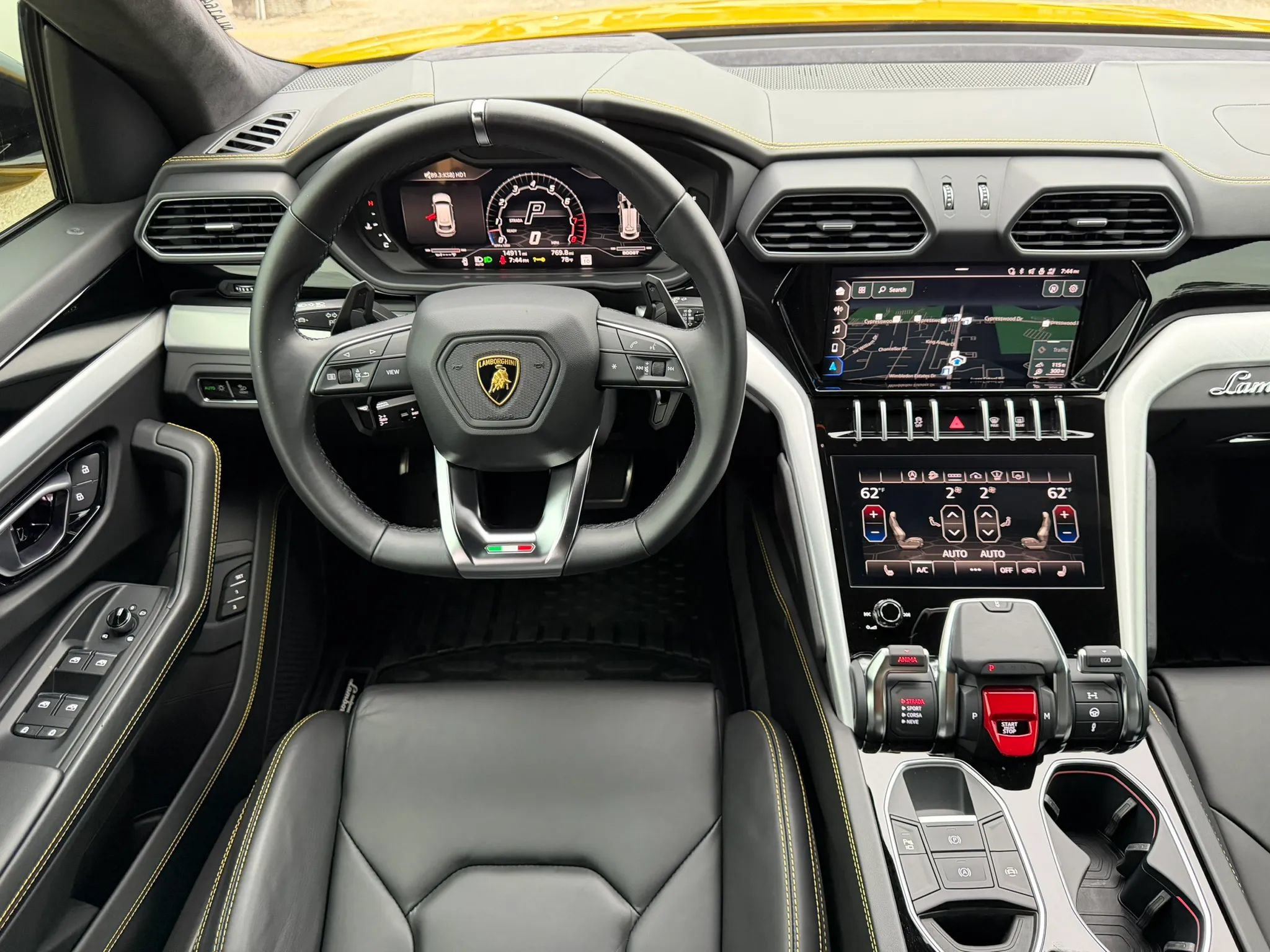 Used 2022 Lamborghini Urus AWD/4WD image 33