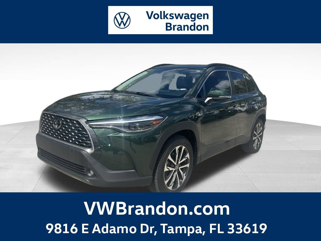 Used 2022 Toyota Corolla Cross XLE w/ Convenience Package AWD/4WD image 1