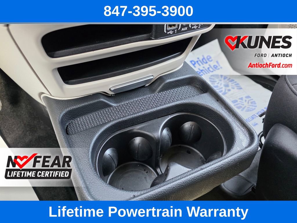 Used 2023 Chrysler Voyager LX image 48