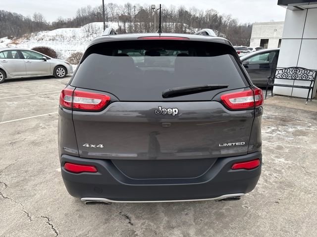 Used 2017 Jeep Cherokee Limited image 4