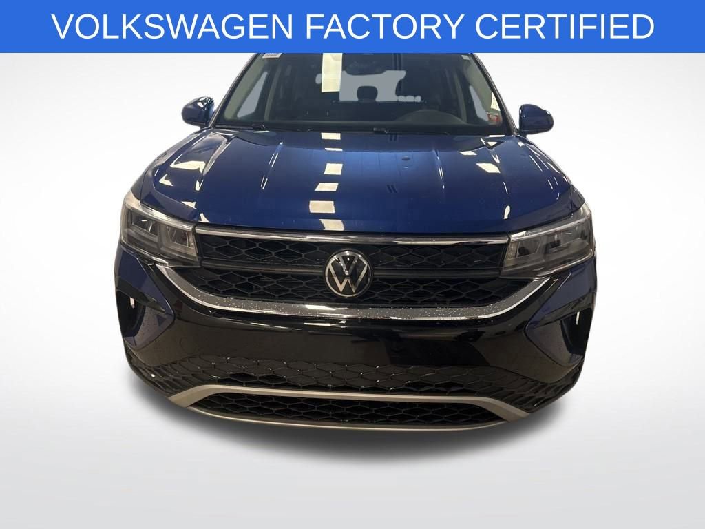 Used 2023 Volkswagen Taos SE image 2