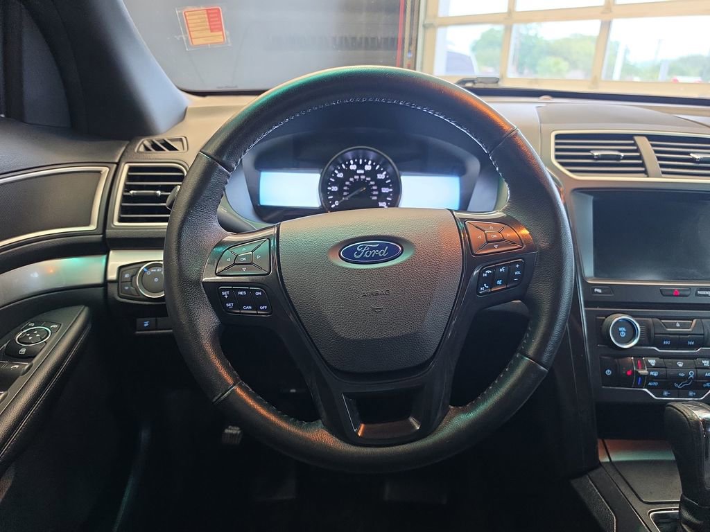 Used 2017 Ford Explorer XLT w/ Equipment Group 202A FWD image 21