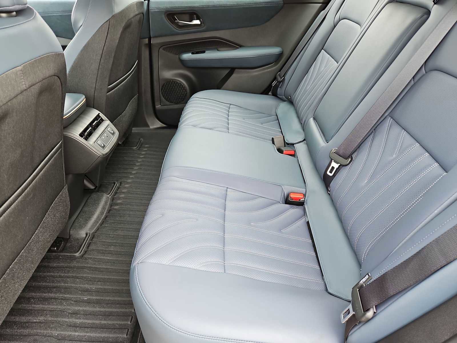 Used 2023 Nissan Ariya image 21