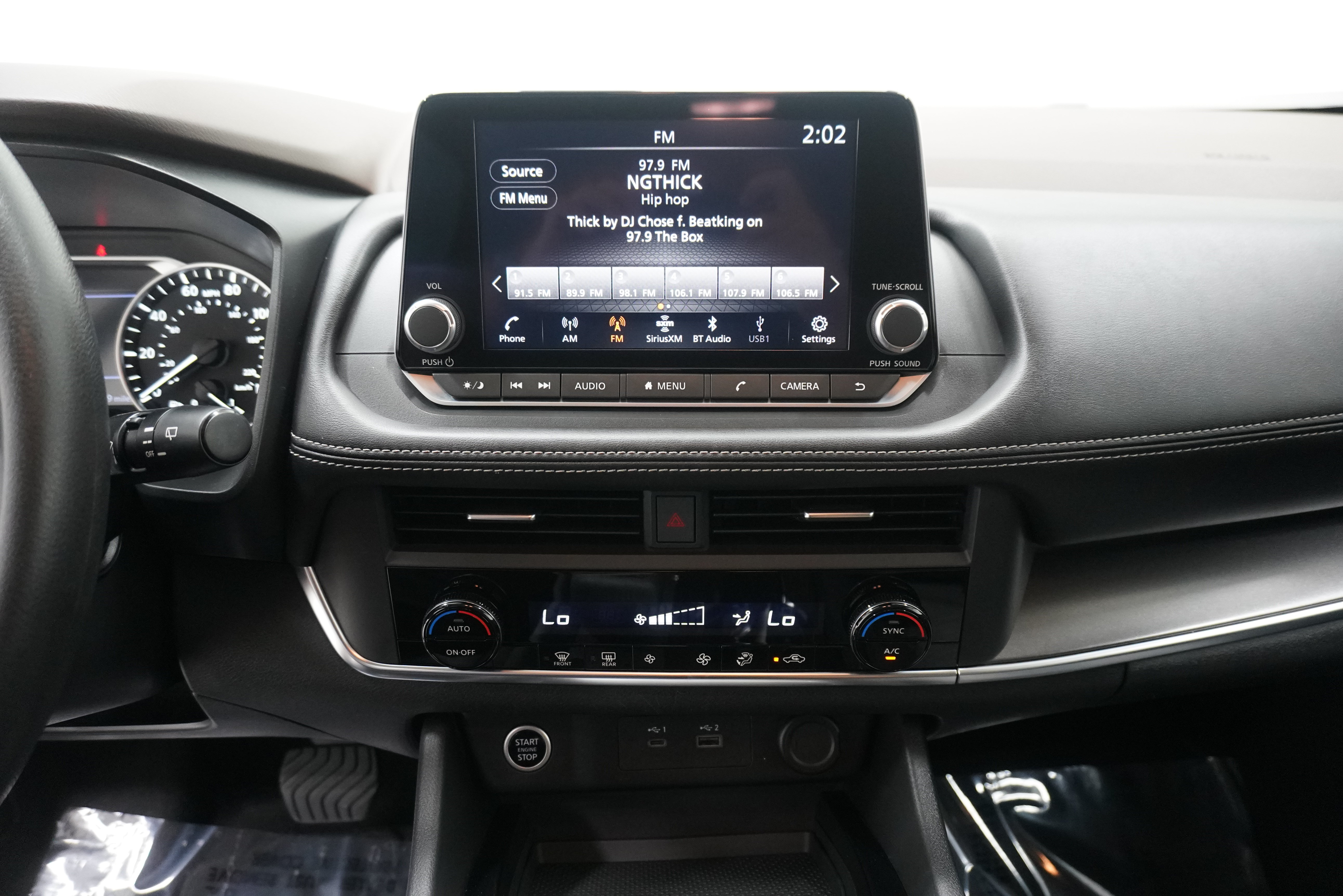 Used 2023 Nissan Rogue SV FWD image 19