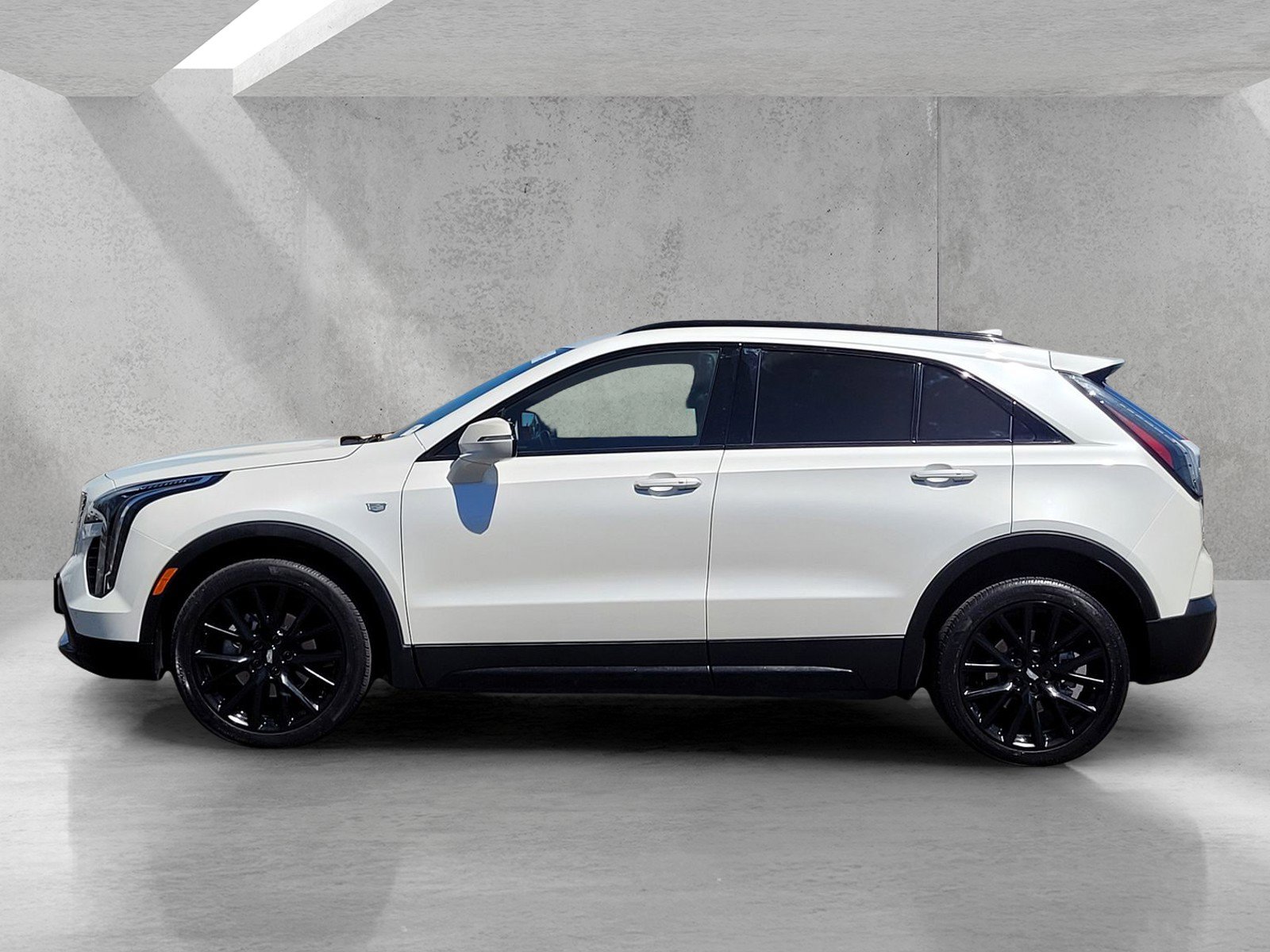 Certified 2022 Cadillac XT4 Sport w/ LPO, ONYX Package image 7