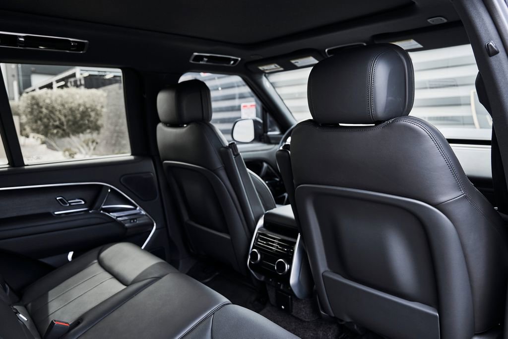 Used 2025 Land Rover Range Rover SE AWD/4WD image 37